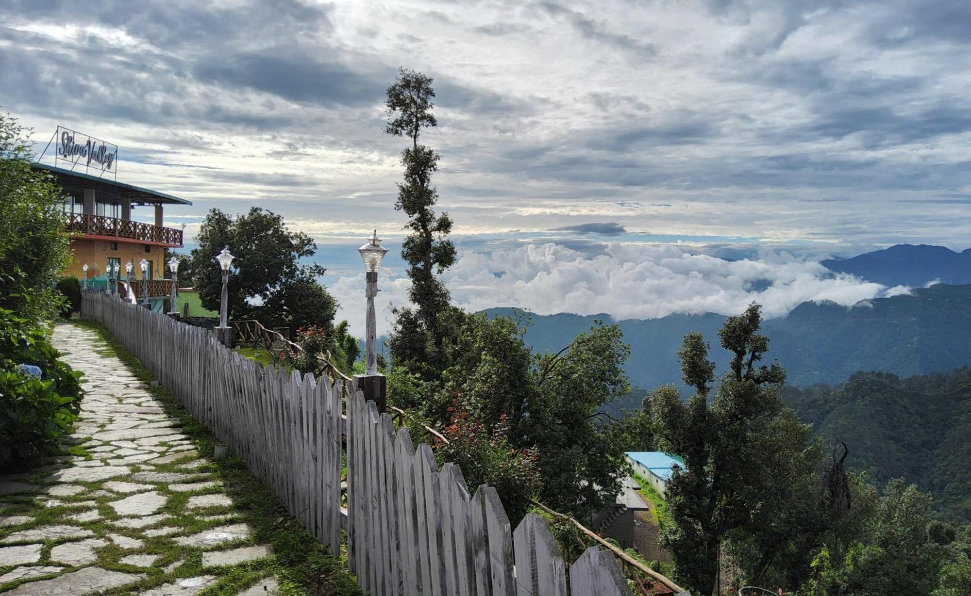 Shiva Valley Resort Kokhliyal Gaon Exteriör bild