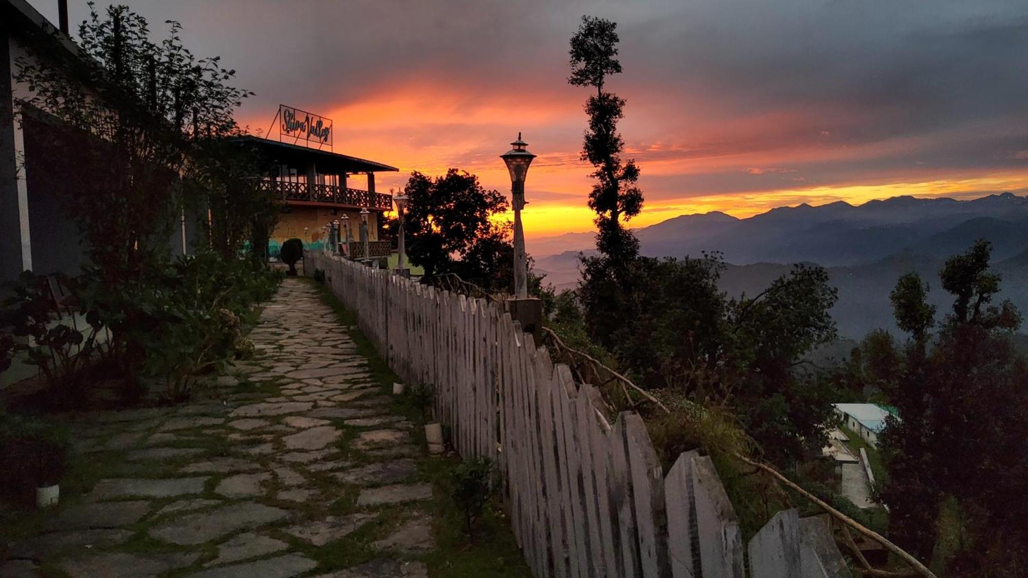 Shiva Valley Resort Kokhliyal Gaon Exteriör bild