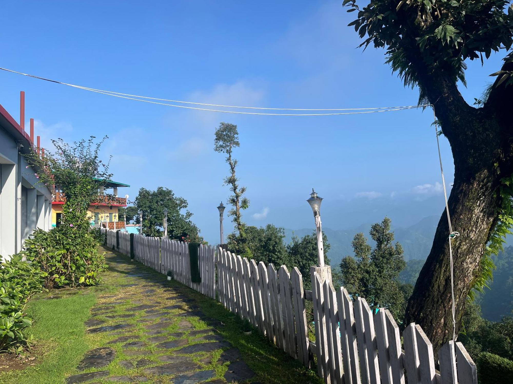 Shiva Valley Resort Kokhliyal Gaon Exteriör bild